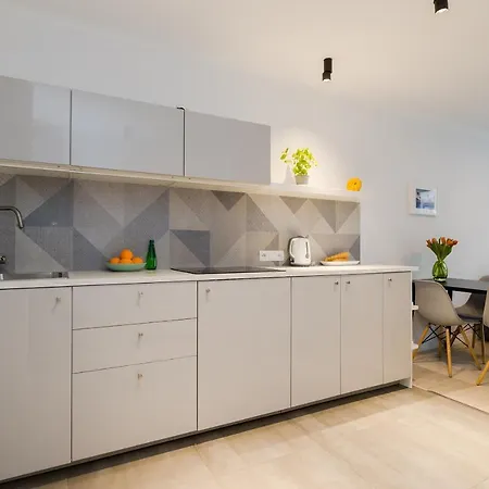 Shortstaypoland Grzybowska Апартаменты